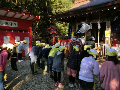 神主さんからお祓いを受けました。