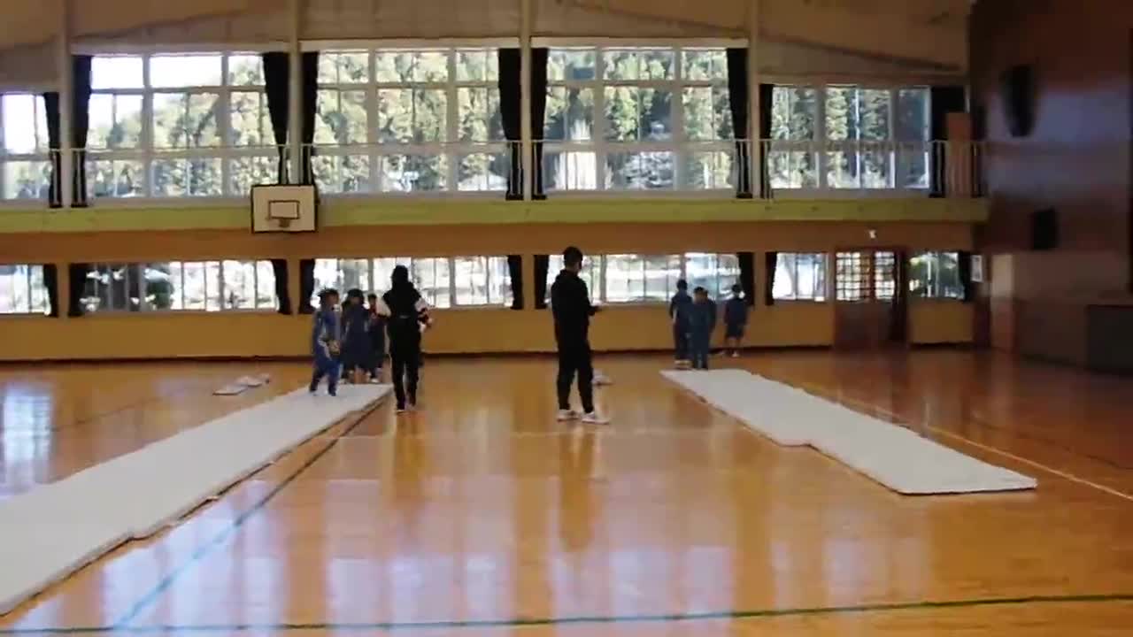 体育の授業（３・４年生）
