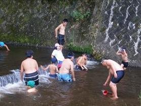 川遊び