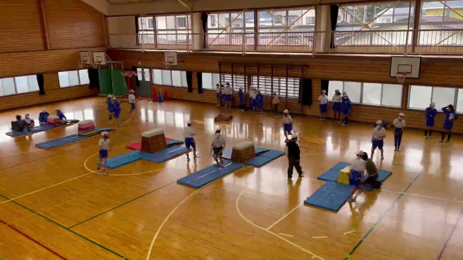 跳び箱（５年合同体育　２月３日）