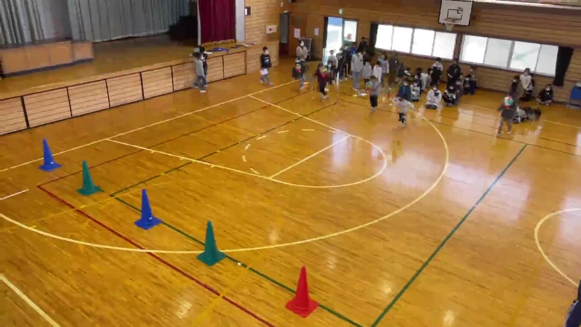 アイスクリームリレー（６年生を送る会　２月２８日）