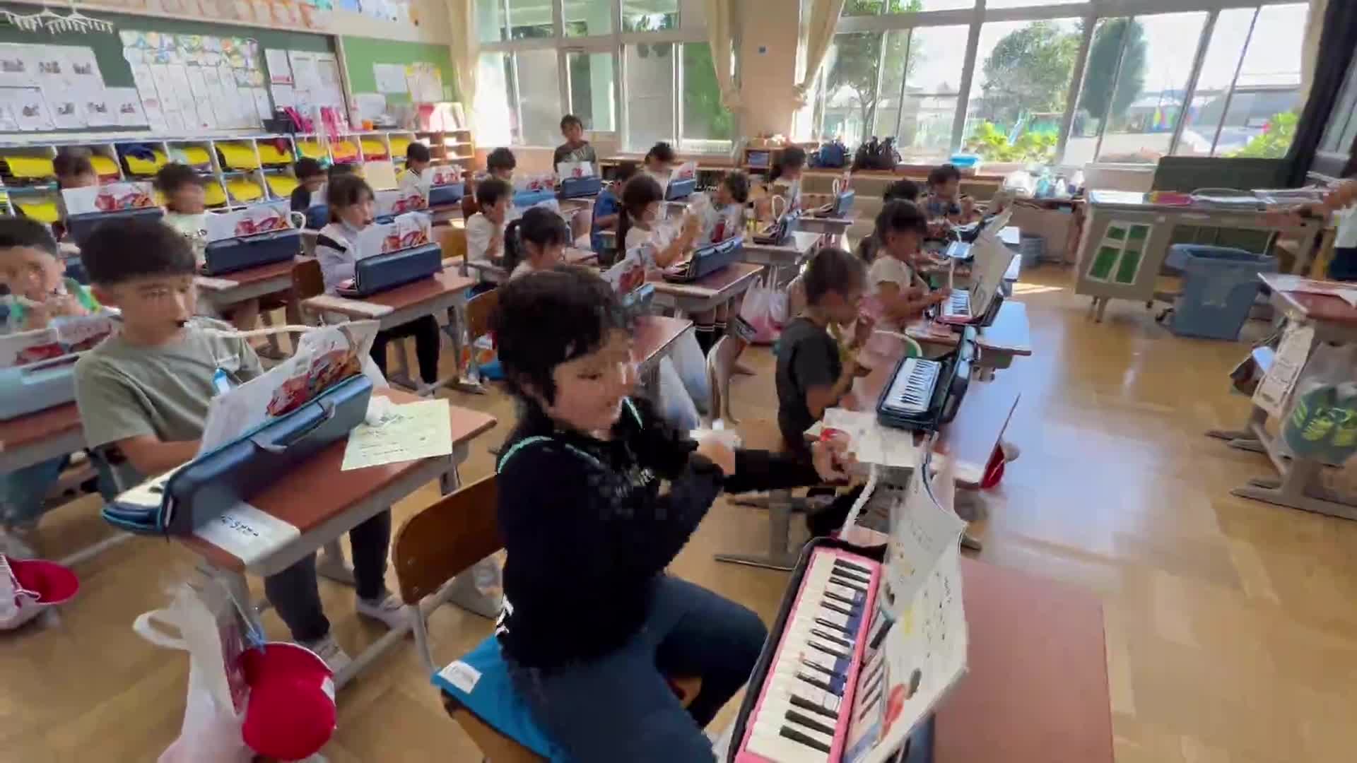 1年1組鍵盤ハーモニカ　みんな上手です