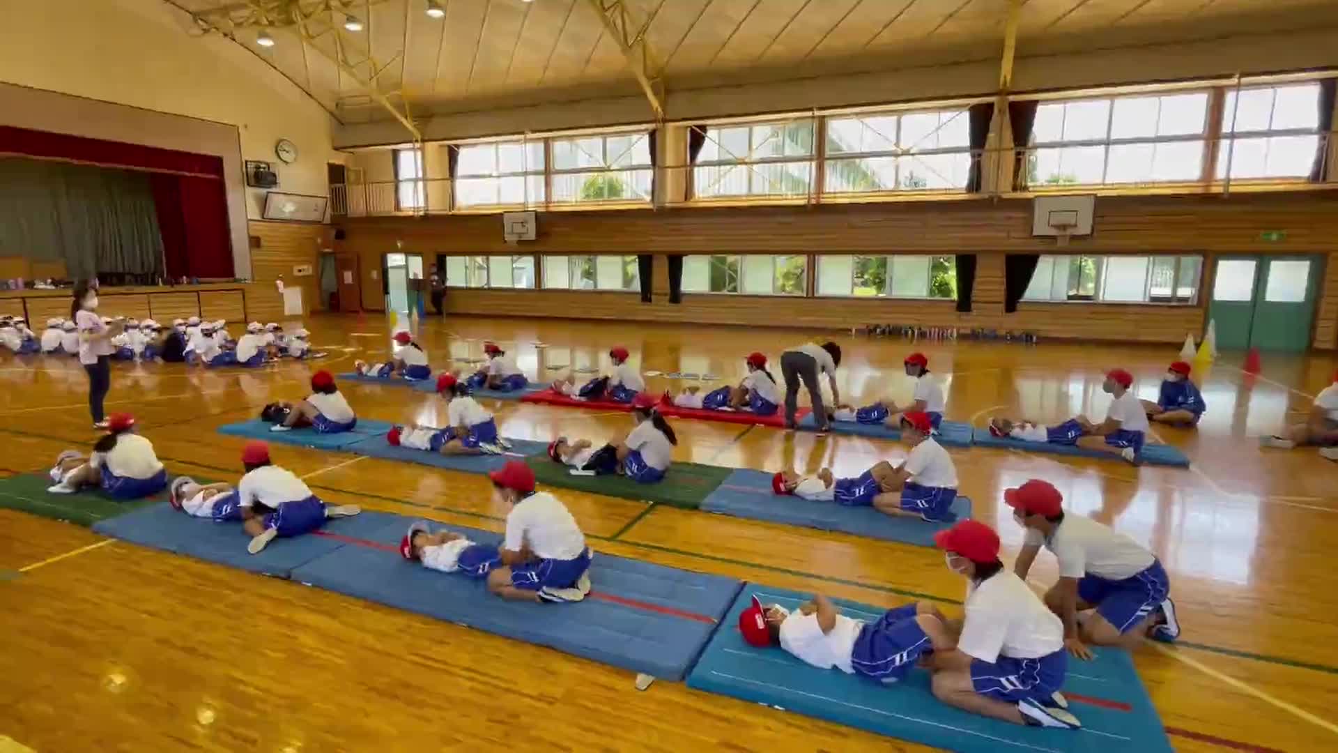 上体起こし（１年生 赤組）