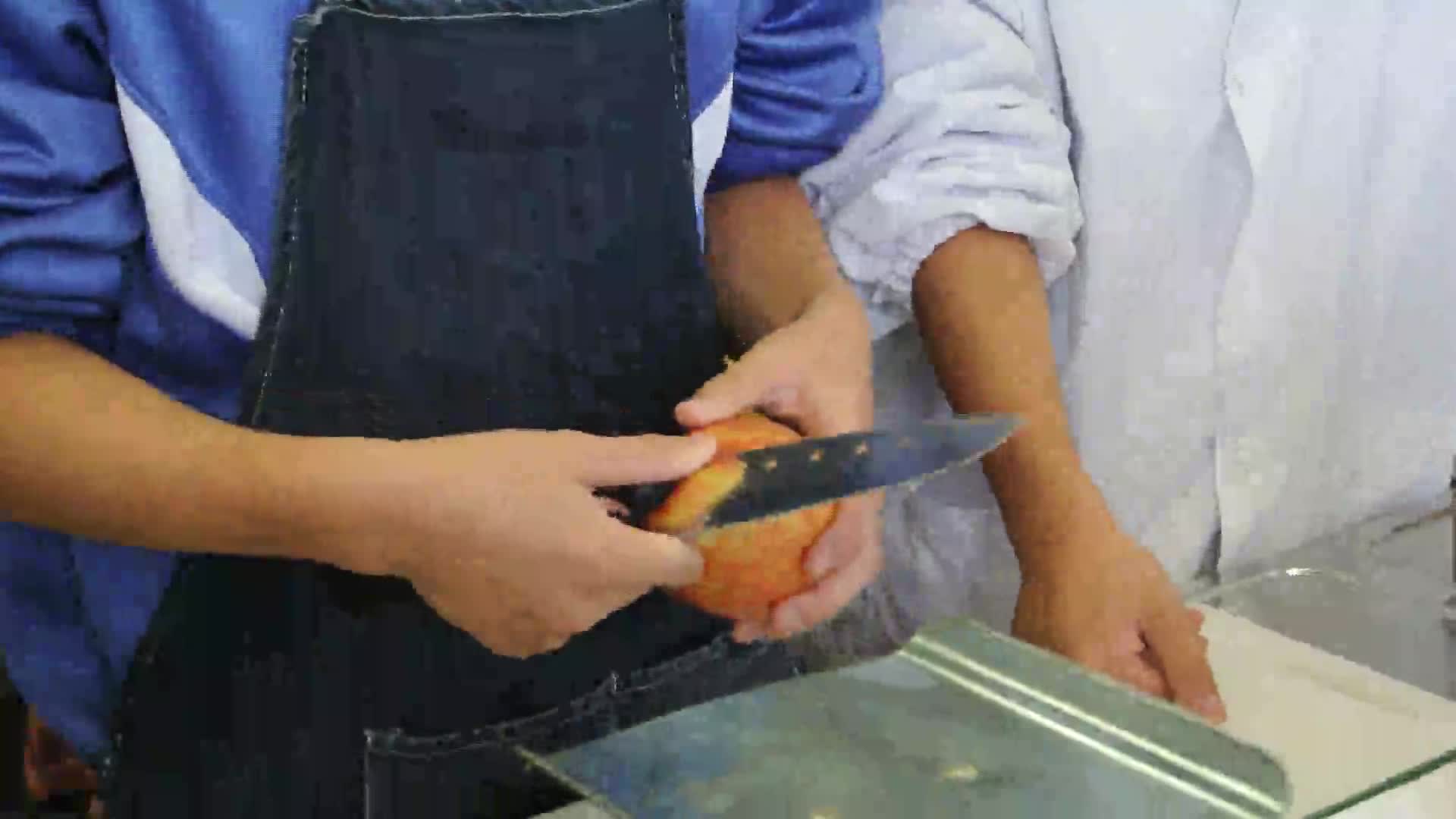 りんごの皮むき１